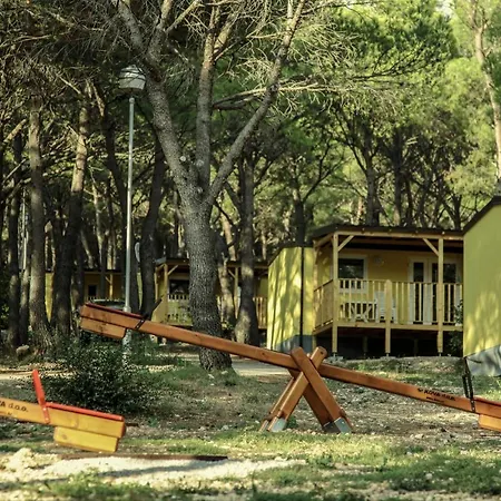Kompleks wypoczynkowy Mobile Homes Camp Basko Polje - Adriatic Kampovi 3*