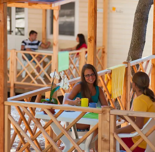 Village de vacances Mobile Homes Camp Basko Polje - Adriatic Kampovi 3*