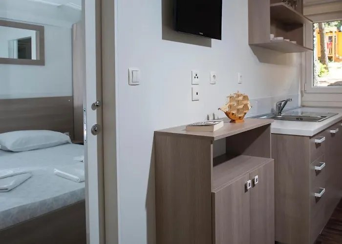 Village de vacances Mobile Homes Camp Basko Polje - Adriatic Kampovi 3*