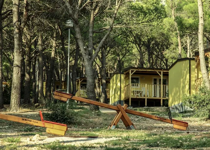 Village de vacances Mobile Homes Camp Basko Polje - Adriatic Kampovi 3*